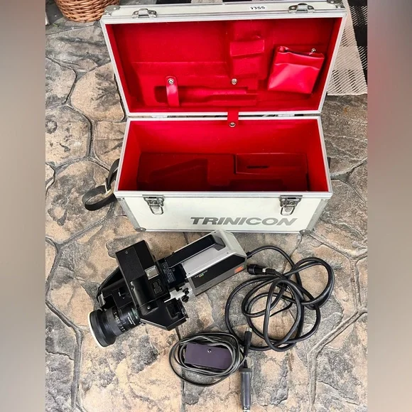 Sony SMF Trinicon Hvc-2800 Video Camera